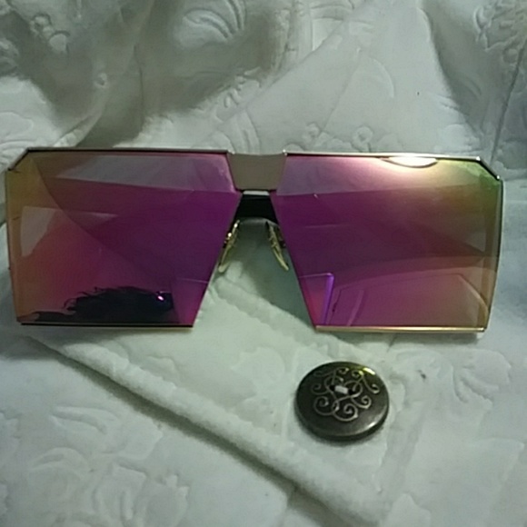 Sunglasses - Picture 1 of 3